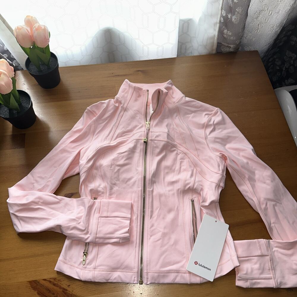 Lululemon Define Cropped Jacket Nulu Size 4 Color Blush Quartz/Gold/Gold